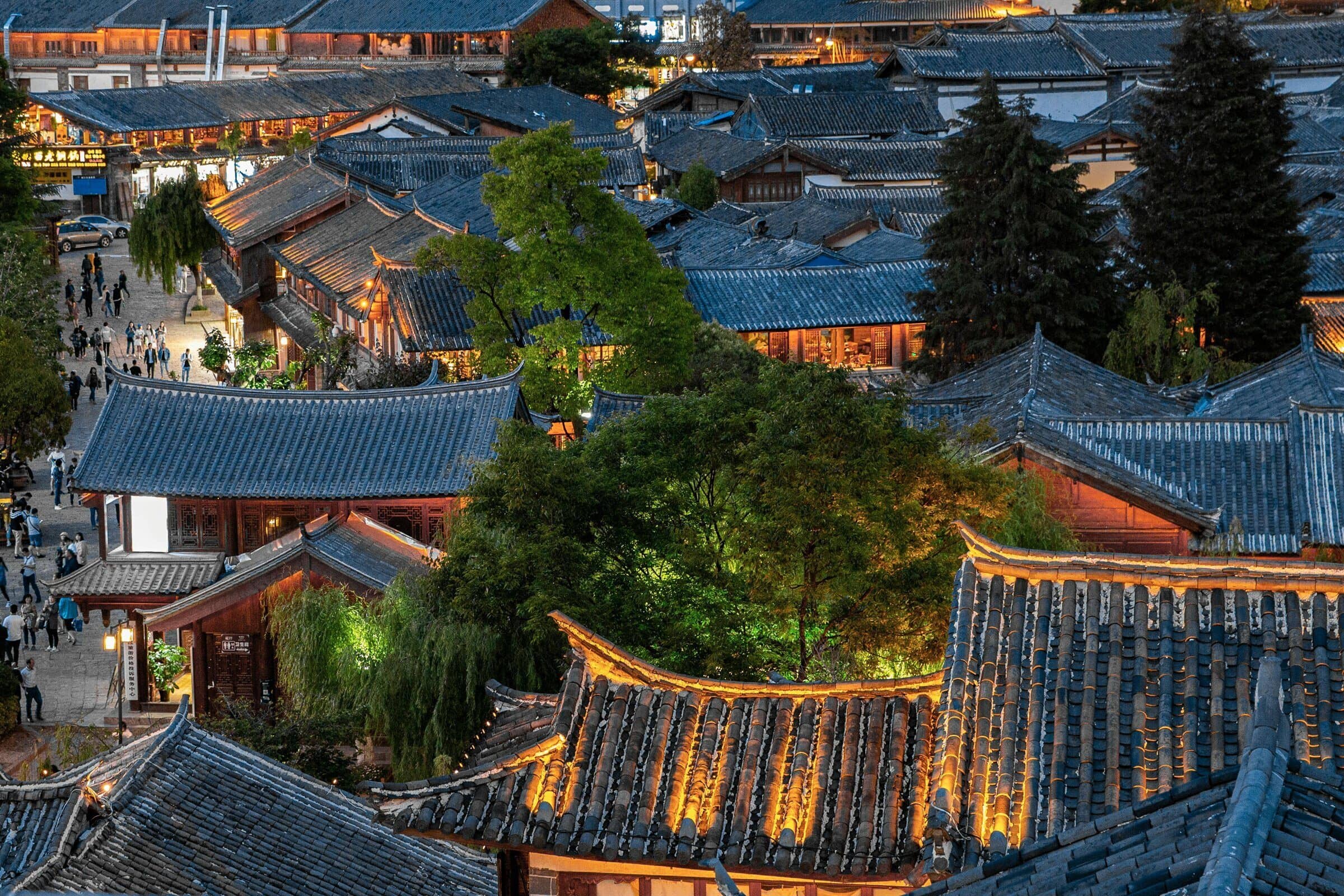 Lijiang Old Town night route photo