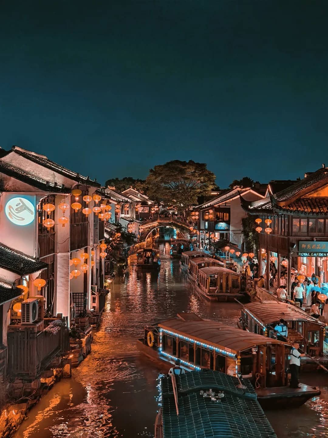 Shantang lantern reflection route photo