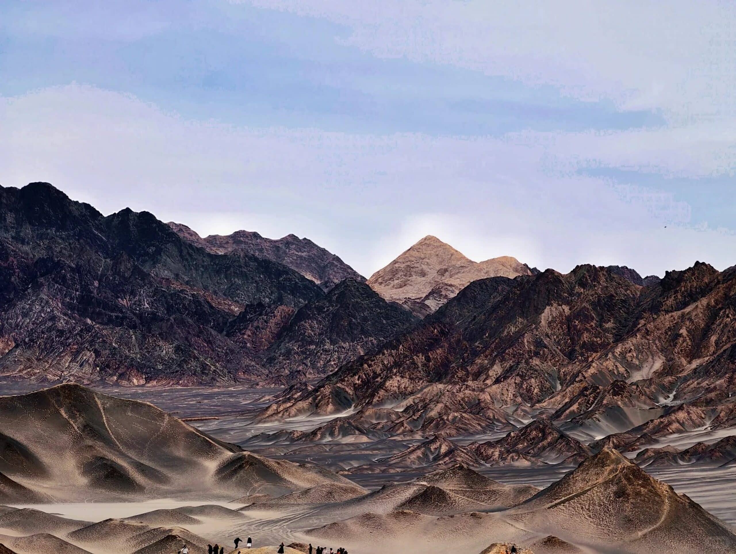 Golmud desert transfer route photo