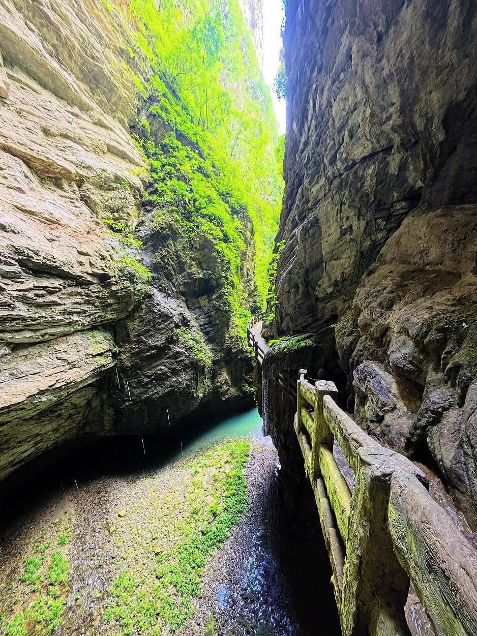 Longshuixia fissure gorge route photo