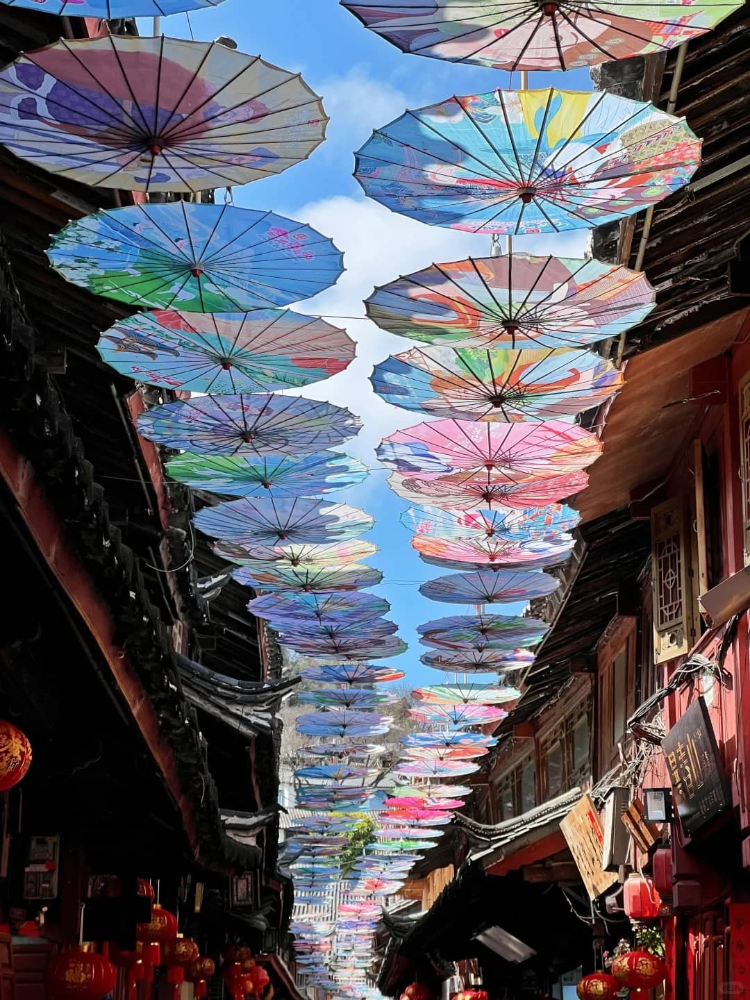 Lijiang old-town lane detail route photo