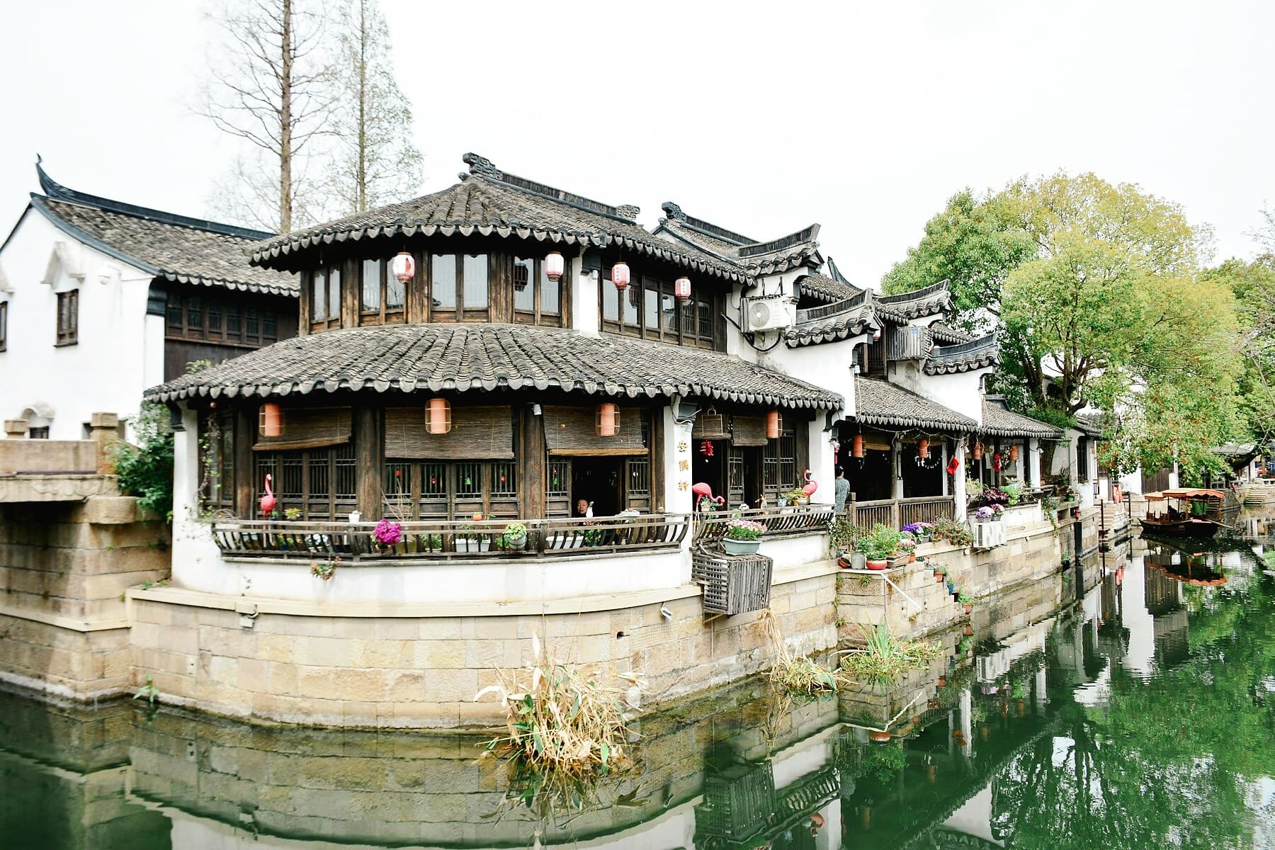 Suzhou water-town canal architecture