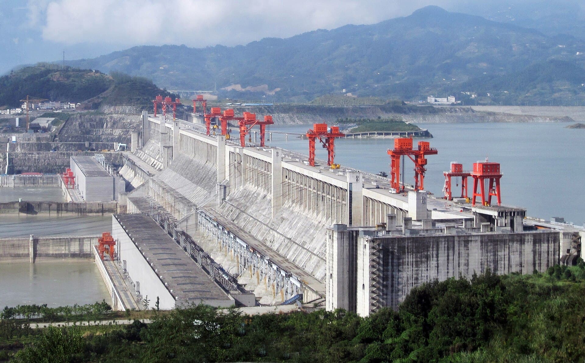 Three Gorges for a Yangtze River cruise route