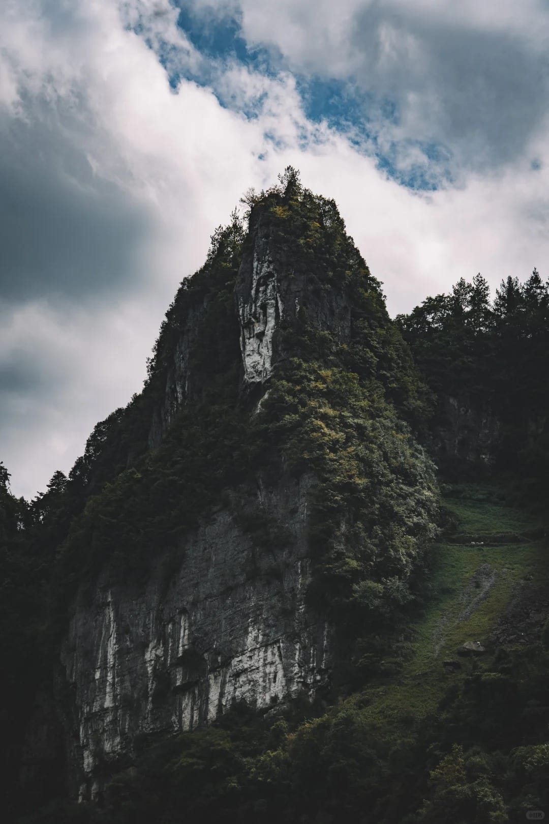Wulong scenic karst view for a Chengdu Chongqing Wulong route
