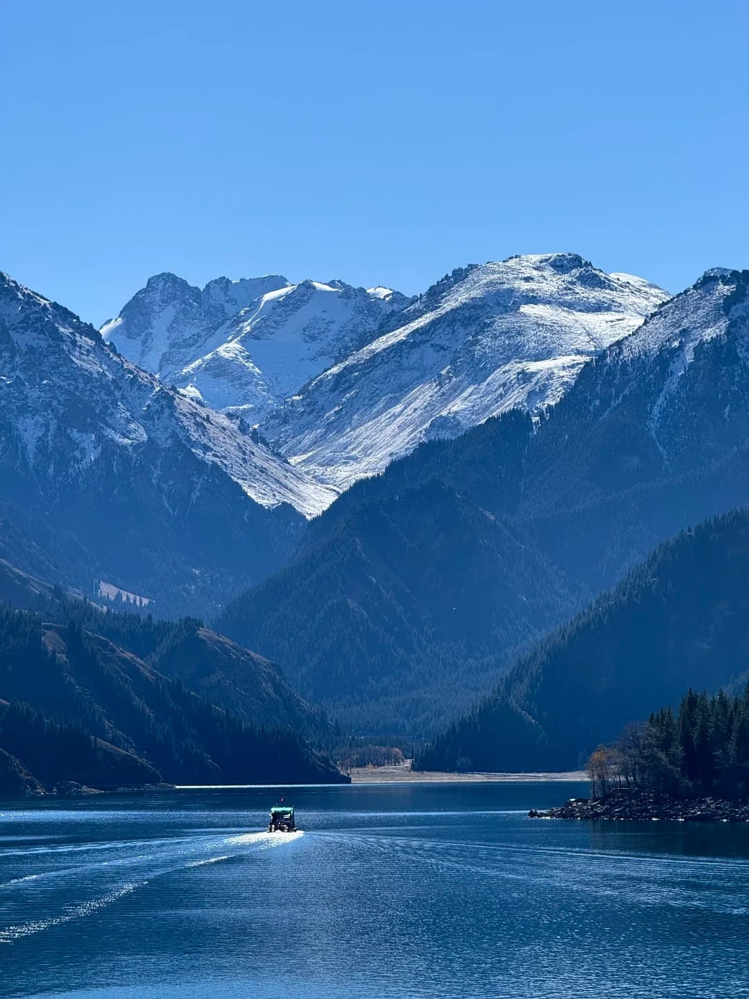 Snow mountain and alpine lake scenery for a ten day slow Yunnan route