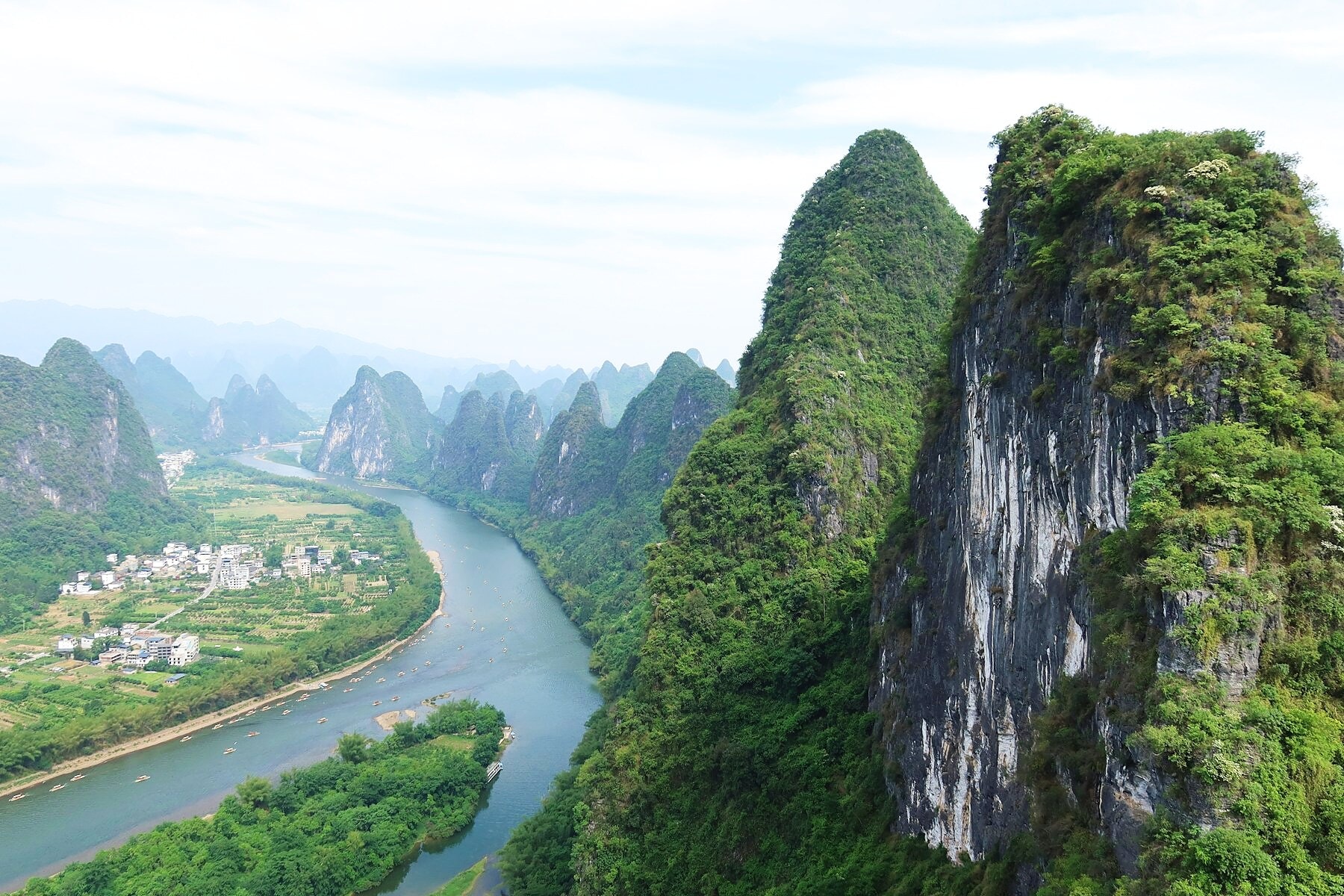 Li River karst scenery for a Guilin and Yangshuo route example