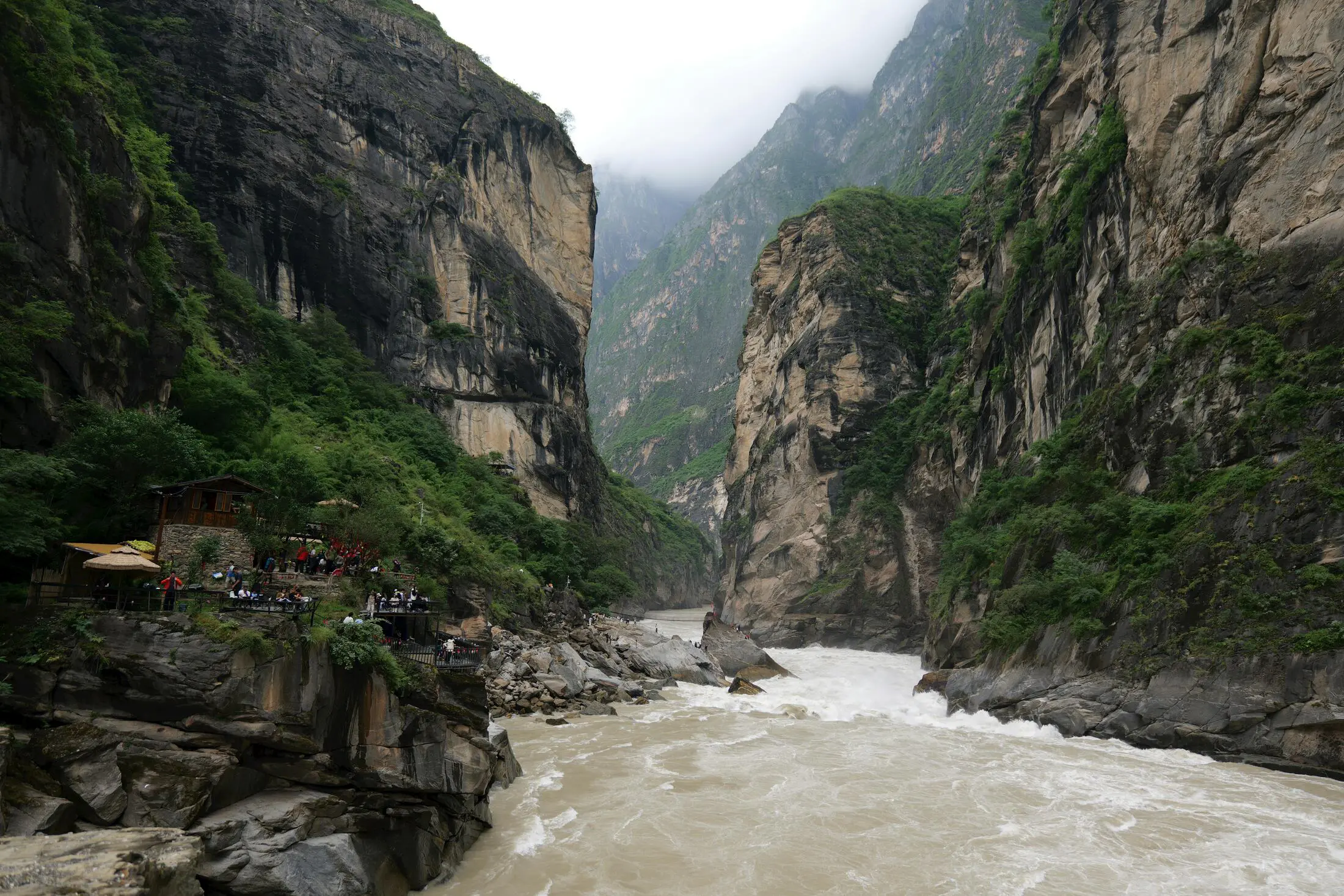 China river cruise water route scene