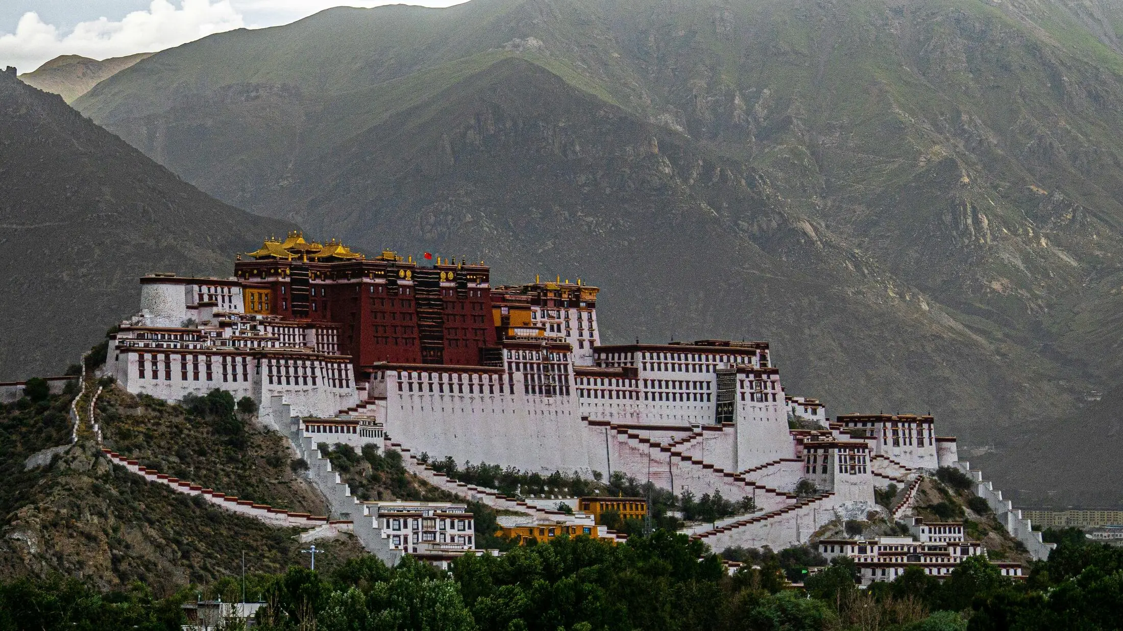 Potala Palace in Lhasa plateau route