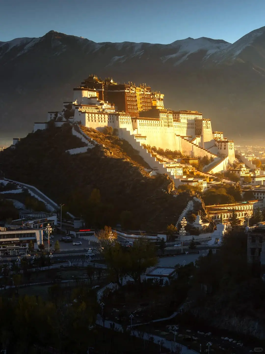 5 to 6 day Lhasa acclimatization Tibet route Use the first acclimatization day gently around Barkhor, Jokhang exte... material-library route evidence
