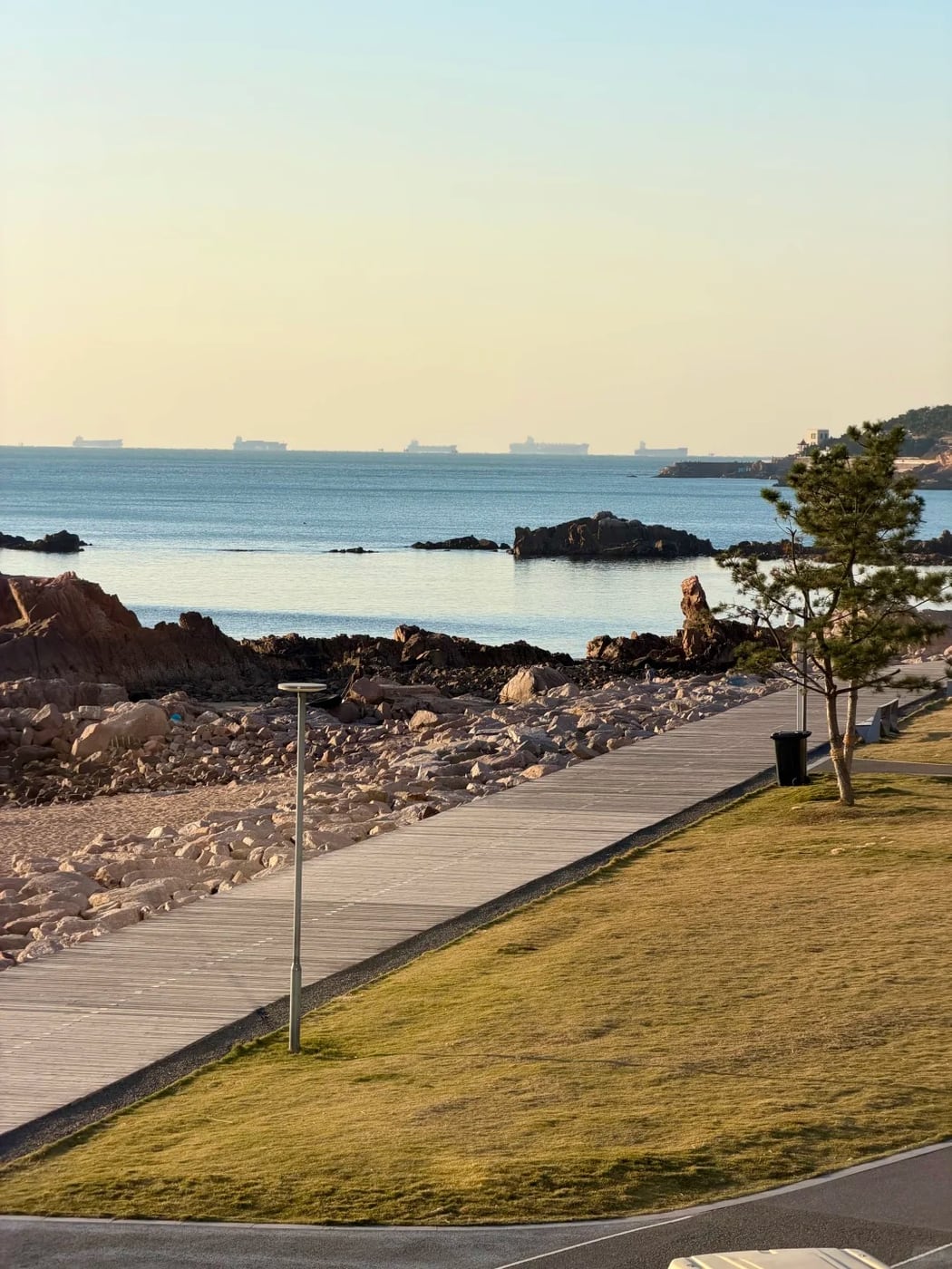 Qingdao coast and seaside buffer route photo