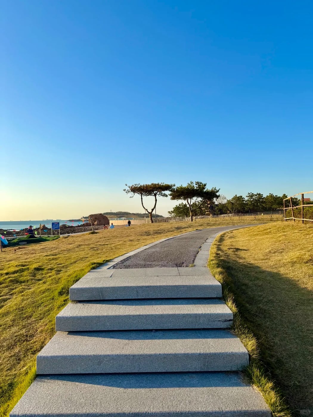 Qingdao coast and seaside buffer route photo