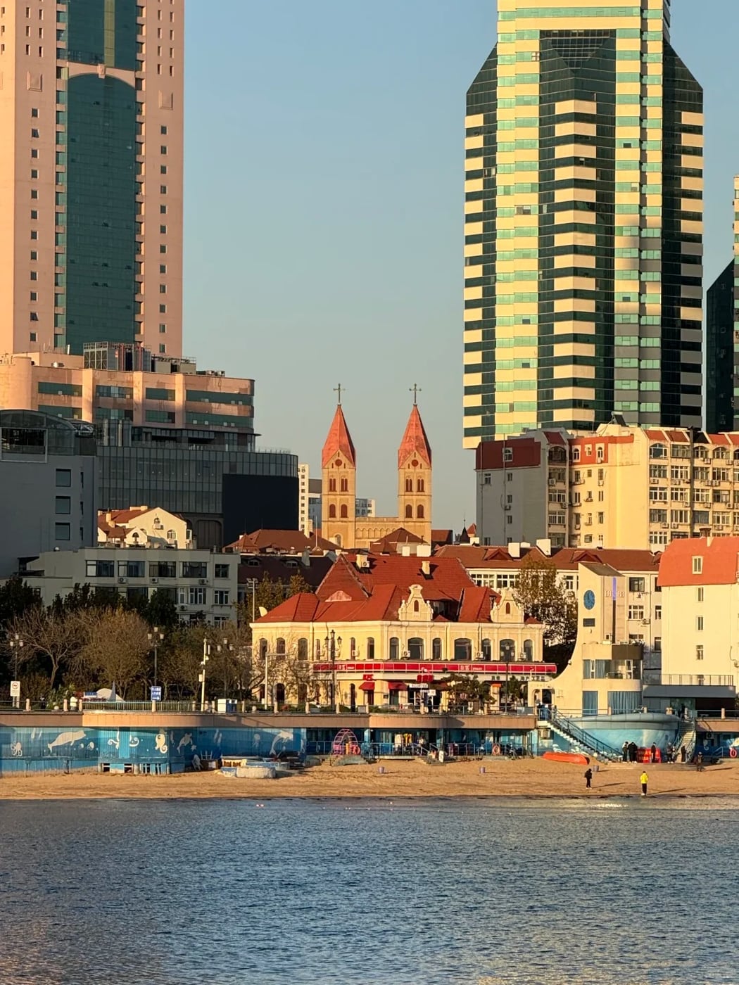 Qingdao coast and seaside buffer route photo