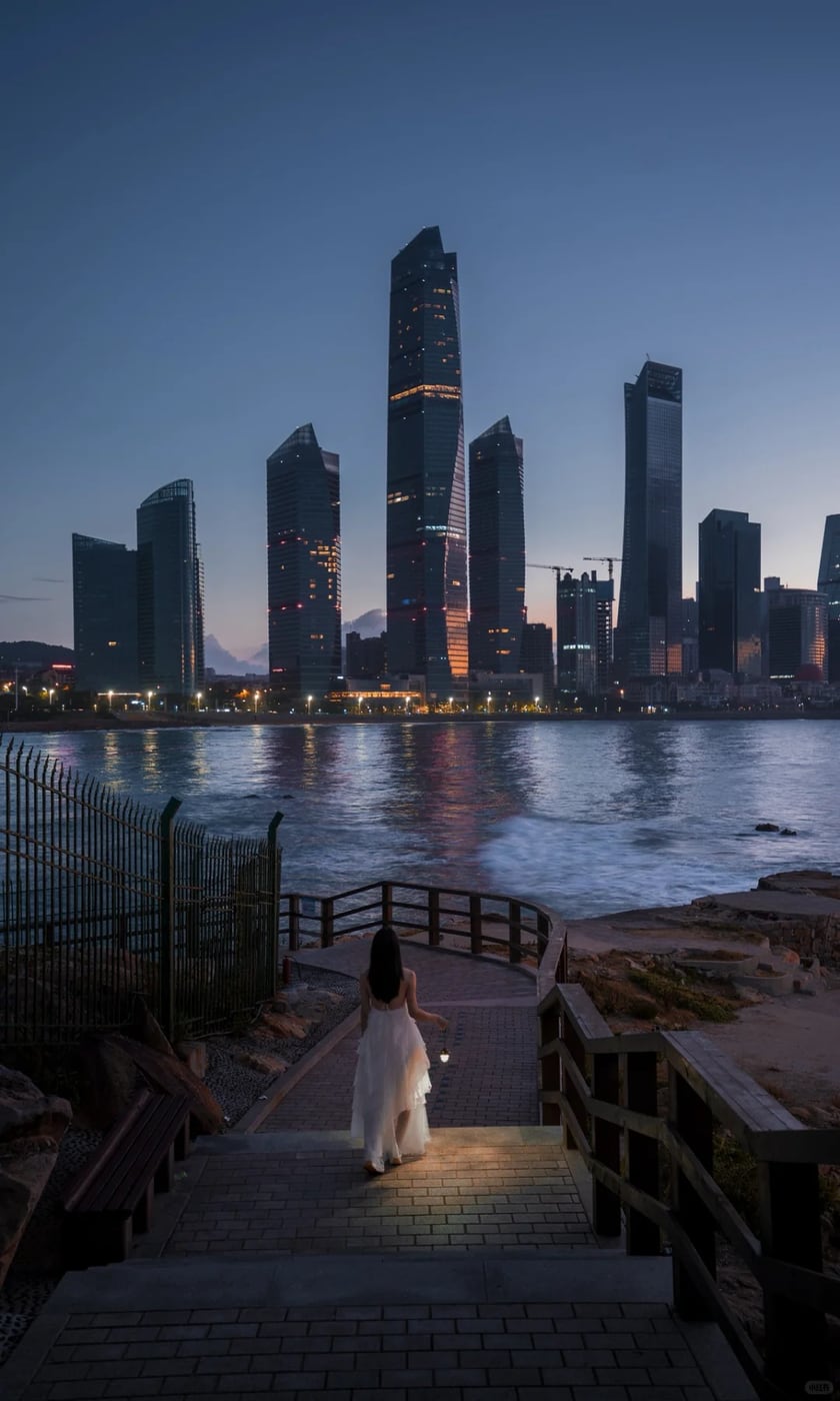 Qingdao coast and seaside buffer route photo