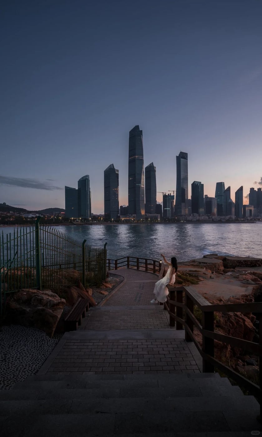 Qingdao coast and seaside buffer route photo