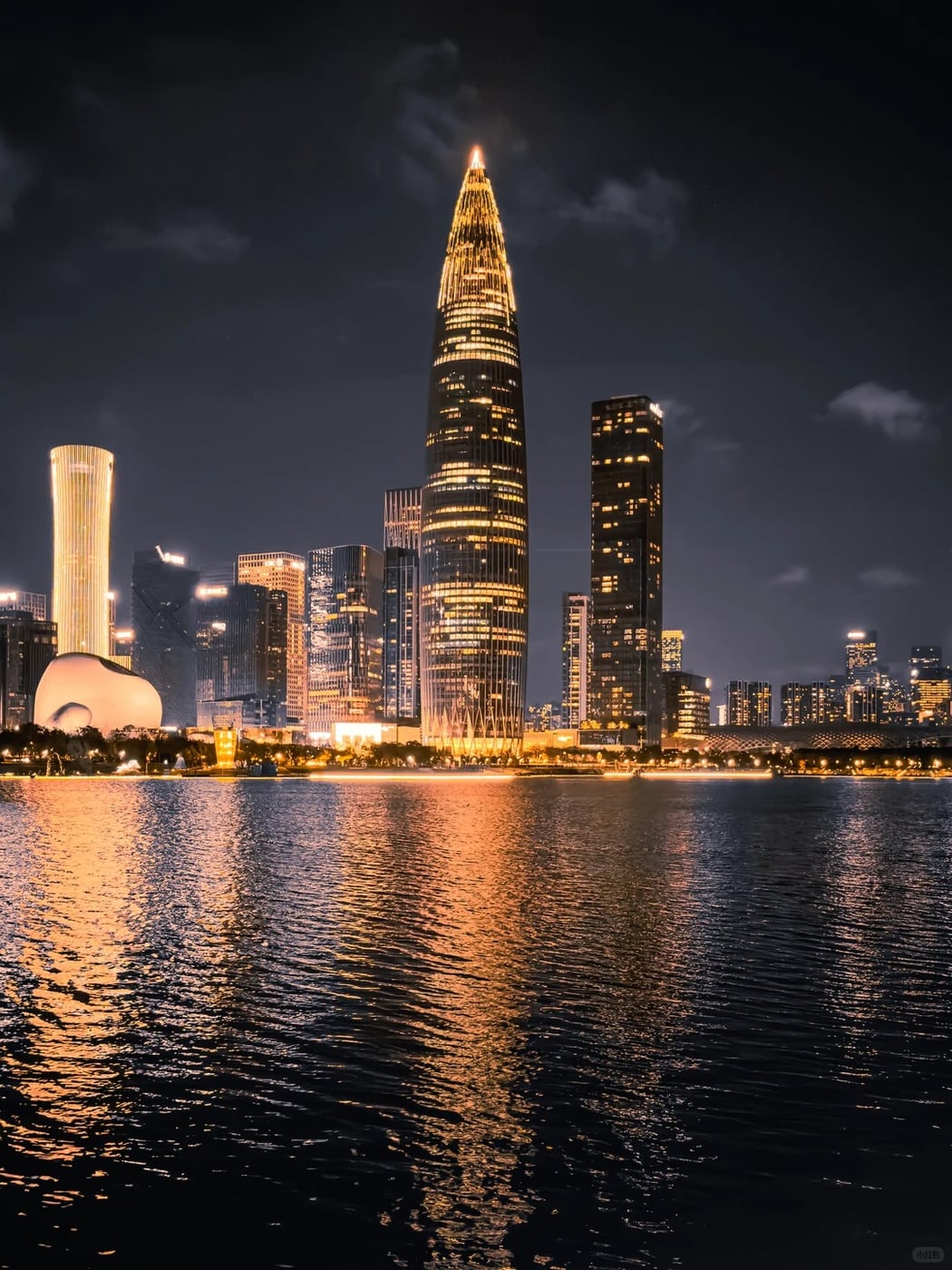 Shenzhen skyline and bay contrast route photo