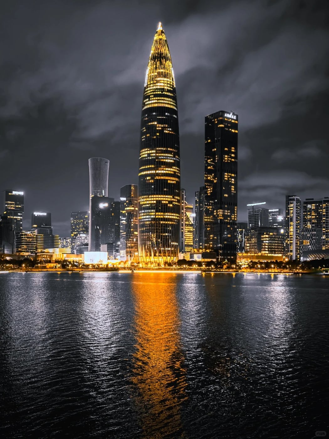 Shenzhen skyline and bay contrast route photo