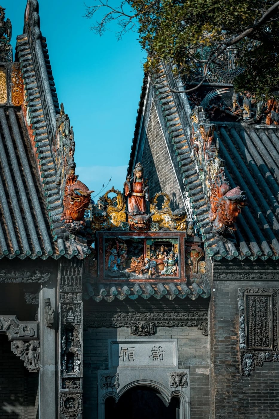 Guangzhou Lingnan roof sculpture route photo