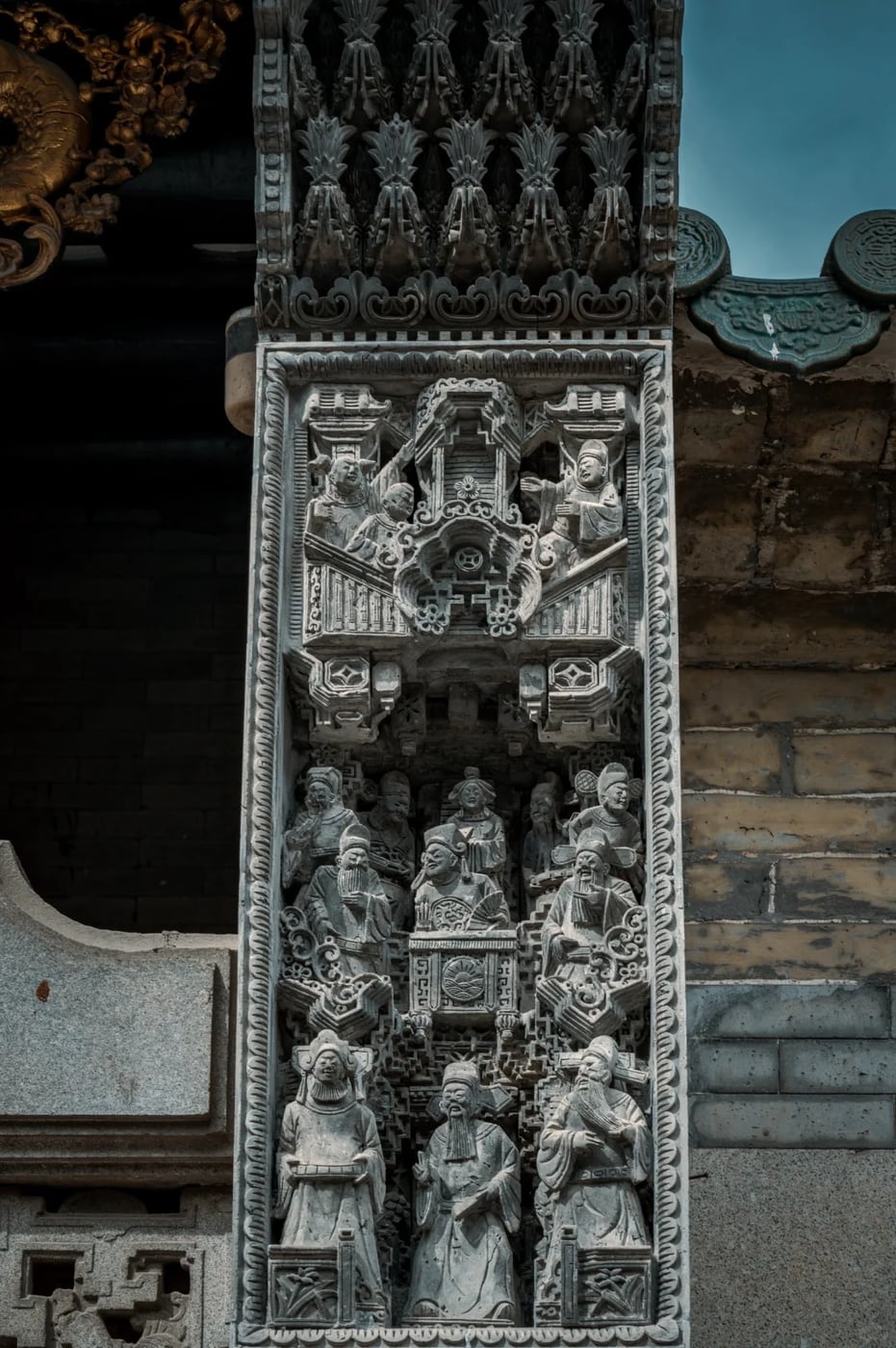 Guangzhou carved wall detail route photo