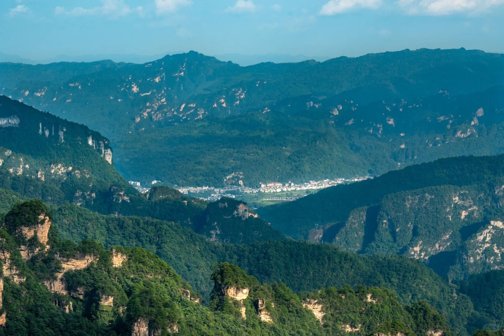 Wulingyuan pillar forest route photo